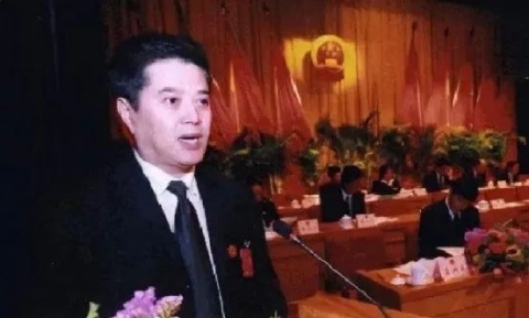 “霸占”5名女法官的好色院長(zhǎng)，“分贓不均”掉入“律師姊妹”陷阱